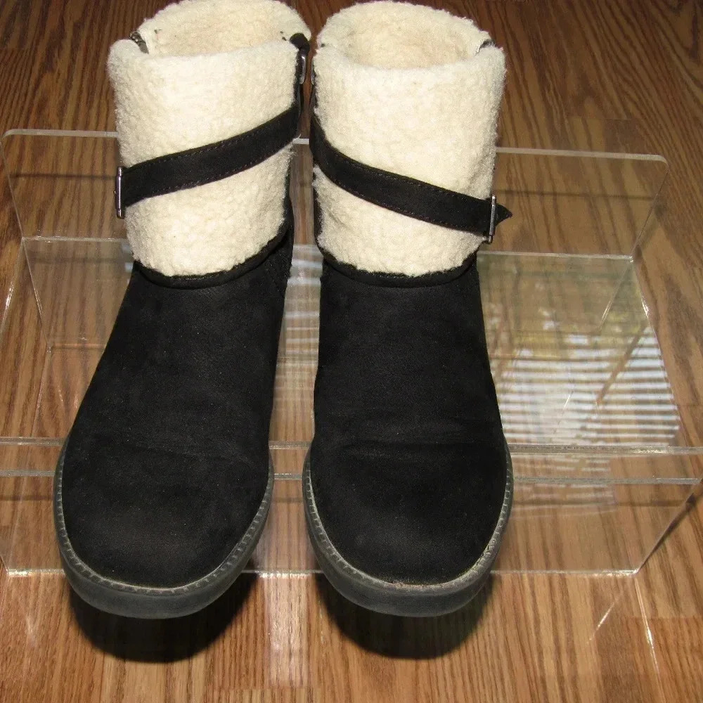 Liz Claiborne Black Zip Ankle Boots Booties Size 6 - Picture 3 of 5